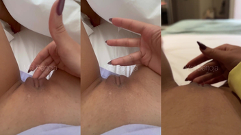 Mel Bertoja privacy tocando siririca e gemendo gostoso demais
