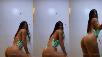 Jaine Cassu onlyfans toda deliciosa rebolando de biquini