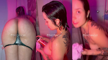 Martina Oliveira privacy pelada tomando banho ensaboado
