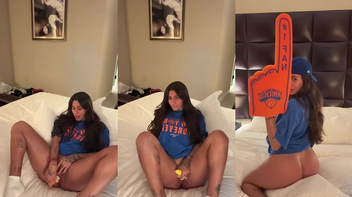 Fernanda Mota Farhat pelada bem gostosa se masturbando