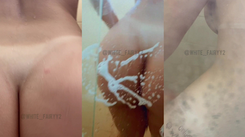 Kerolay Chaves nua no chuveiro rebolando a bunda