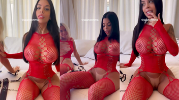 Giovanna Genesini pelada com amiga Jaiane Limma