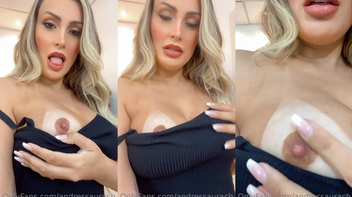 Andressa Urach arrumada mostrando a teta